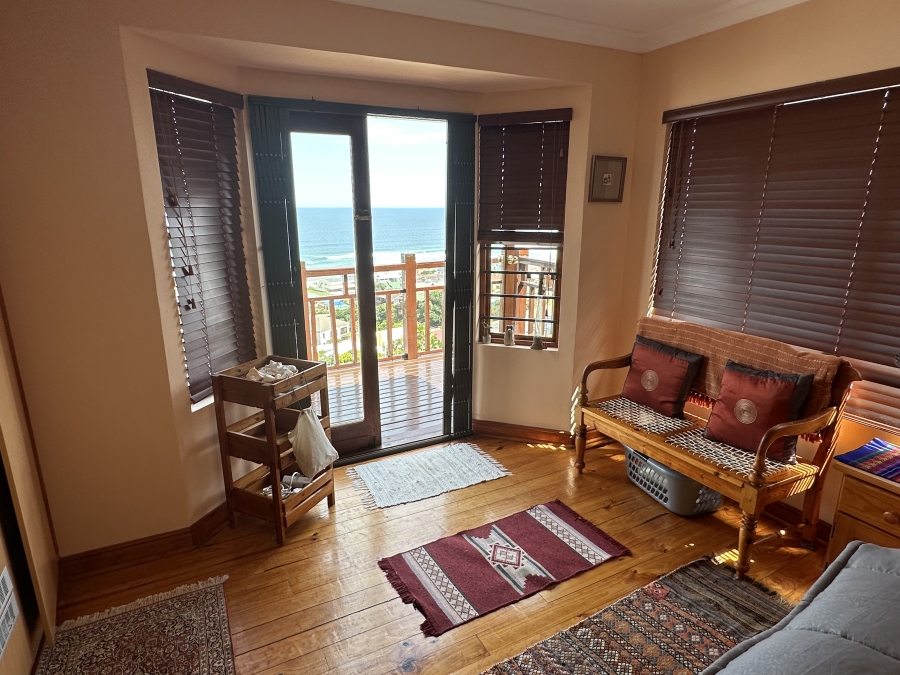 6 Bedroom Property for Sale in Outeniqua Strand Western Cape